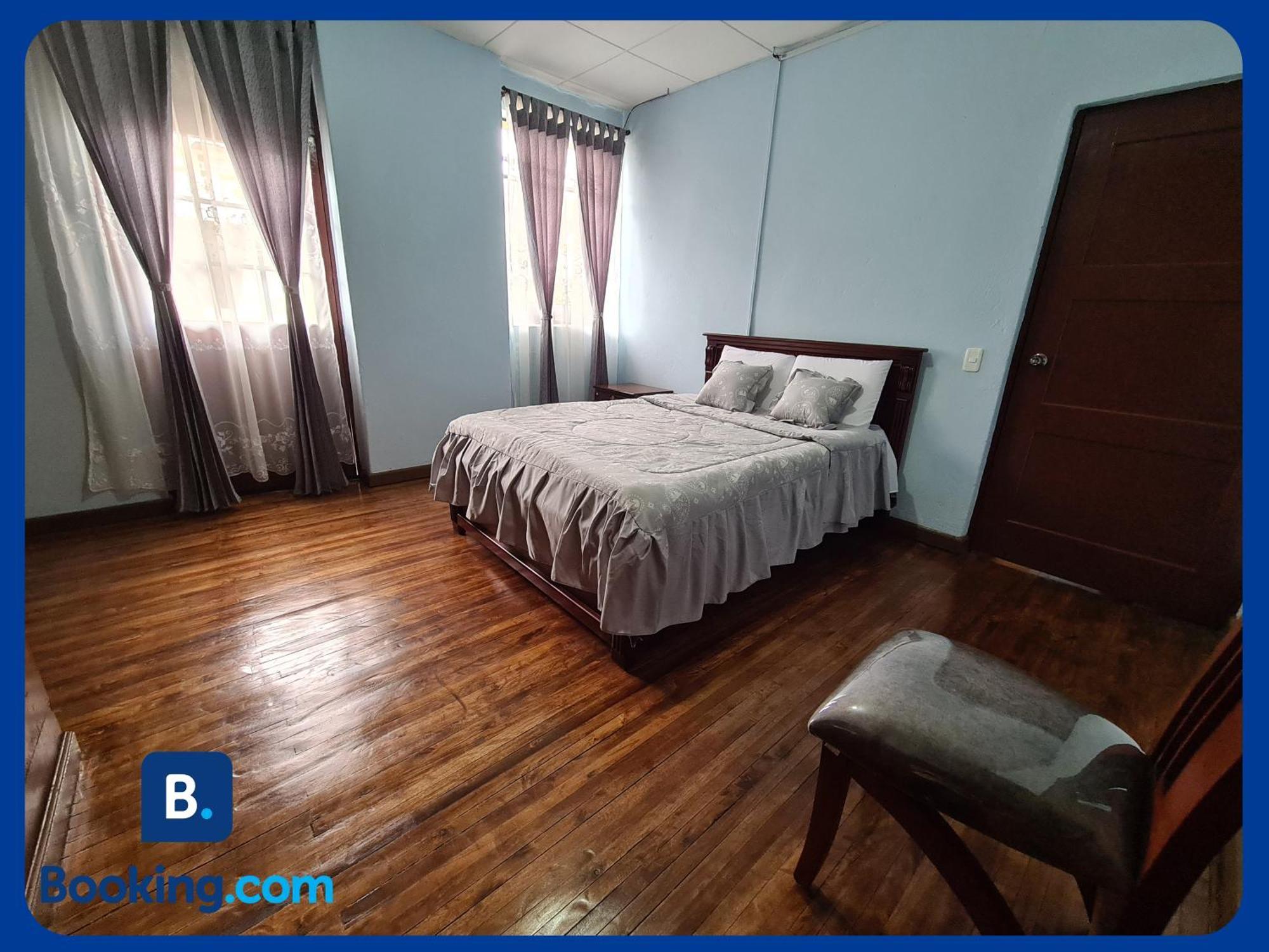 Апартаменты Departamento En Centro Historico Куэнка Экстерьер фото